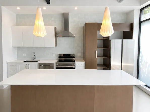 2109 S Halsted LLC