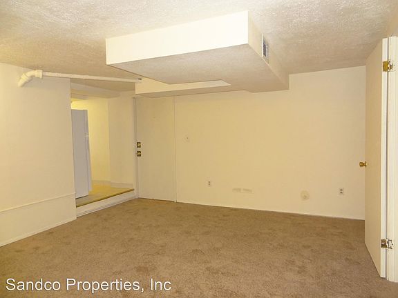 3rd image of 801 N L St APT 8