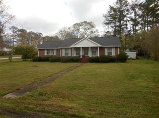 657 Meadowbrook Dr, Winder, GA 30680