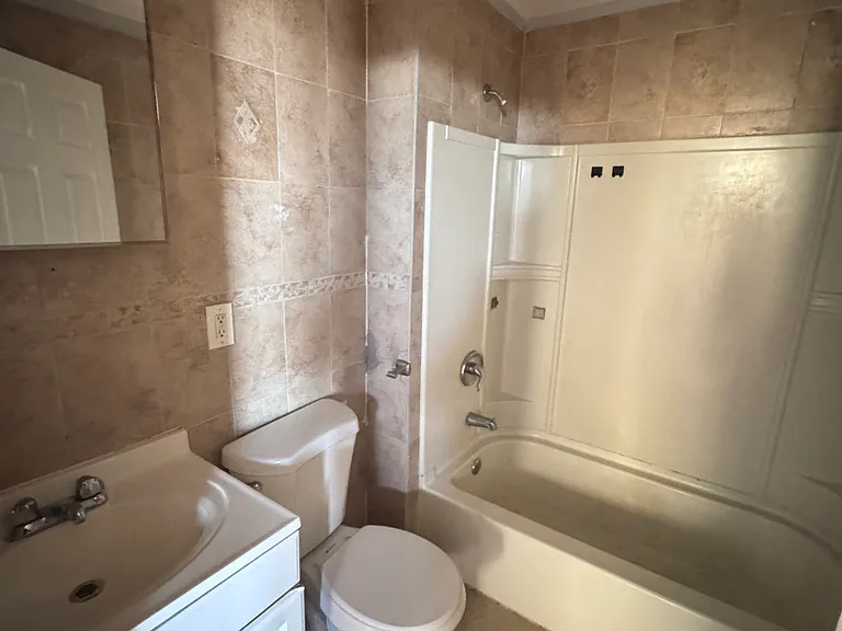390 S 10th St #2 — Photo 3
