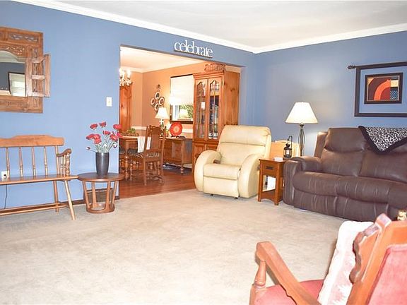 View as you enter this wonderful and immaculate home!