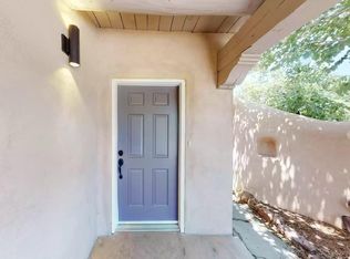 2410 Vicic Rd NW, Albuquerque, NM 87104
