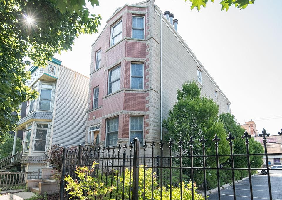 1st image of 1225 W Melrose St #First