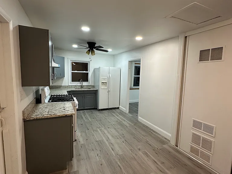 424 May St — Photo 10
