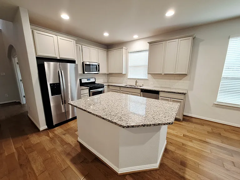 5900 Bucine Cv — Photo 13