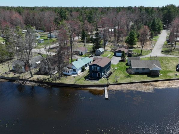 215 Warren Ave, East Tawas, MI 48730