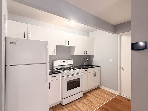 4th image of 7616 Grand Central Pkwy APT 2B
