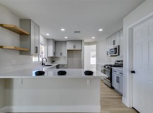 169 Lovett Rd, Henderson, NV 89015