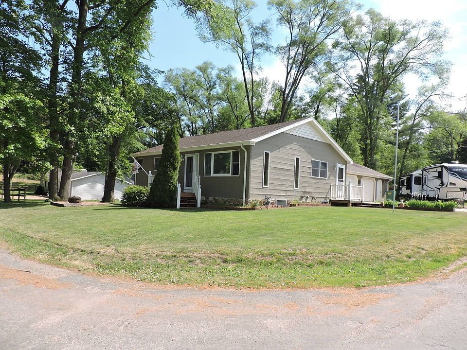1st image of 66246 Lakeshore Dr