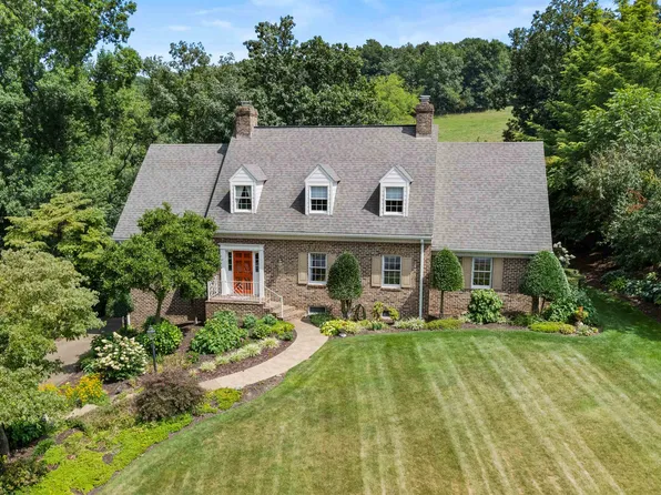 402 Fairway Dr, Harrisonburg, VA 22802