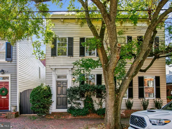 210 Gibbon St, Alexandria, VA 22314