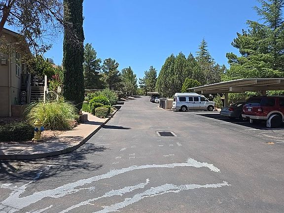 4th image of 923 W Madera Ln