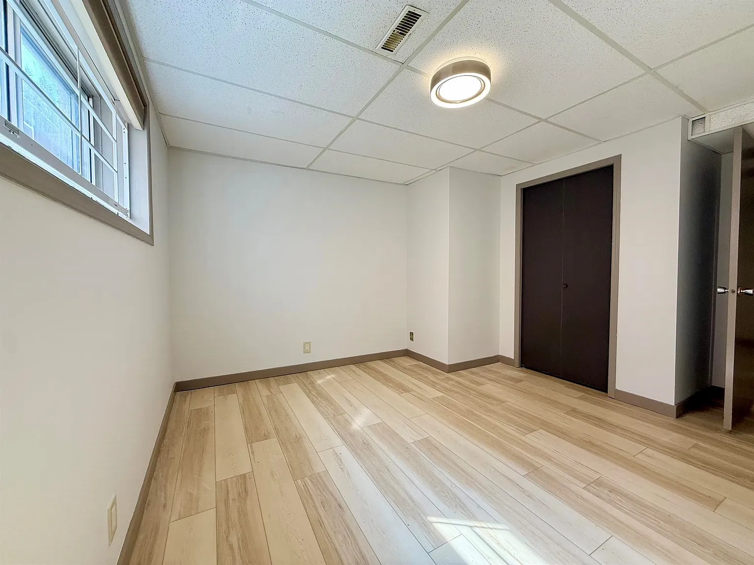 7921 81 Avenue Edmonton — Photo 2