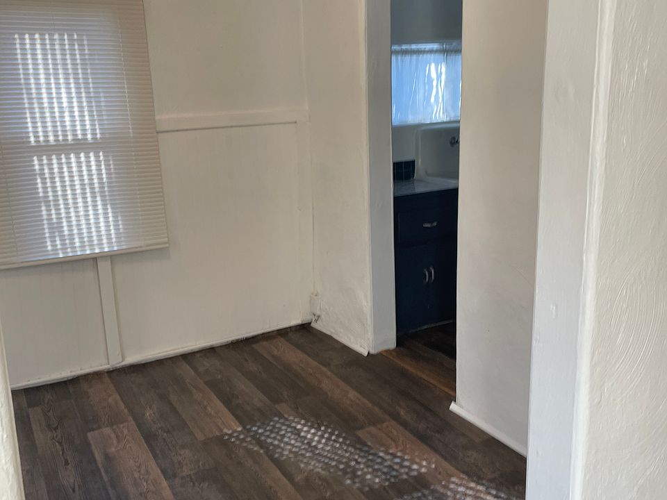 1st image of 534 S Granite St