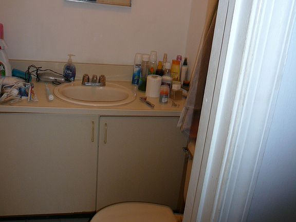 3rd image of 12 Lyndale Ln