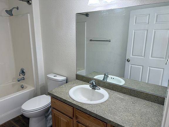5th image of 19 Diane Rd Unit C