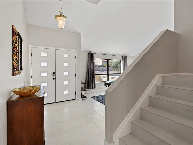 1745 N La Rosa Dr — Photo 18