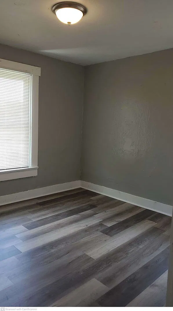Central AC! 3 bed 1 bath freshly renovated w/big space..don't miss out — Photo 3