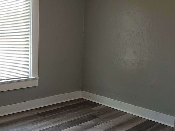 3rd image of 584 Saint Joseph Ave