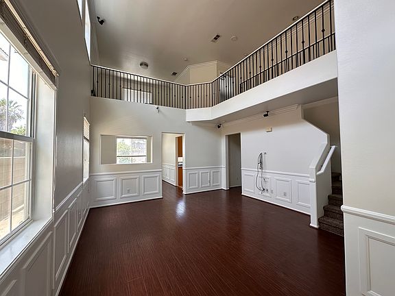 3rd image of 3987 Kenmore Ave
