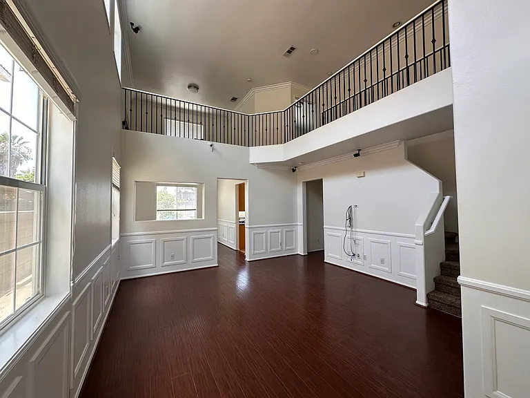 3987 Kenmore Ave — Photo 3