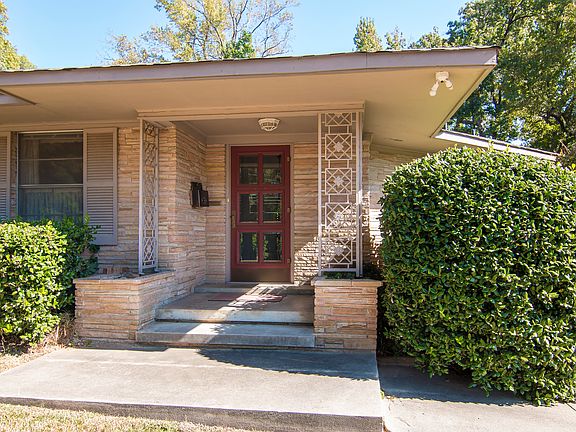 2nd image of 1201 Jonquil Dr