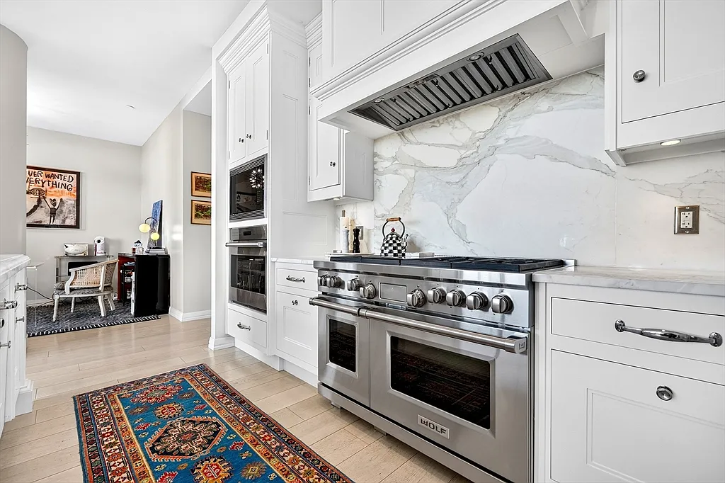 3 bed, 3.5 bath, 2134 sqft, $20,000 — Photo 1