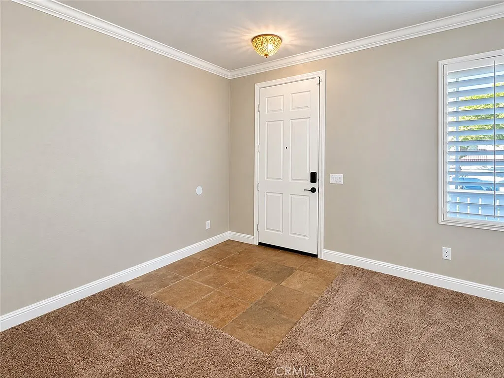 4 bed, 2457 sqft, $3,100 — Photo 2