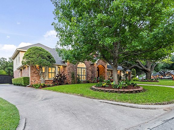 3rd image of 9507 Oak Springs Dr