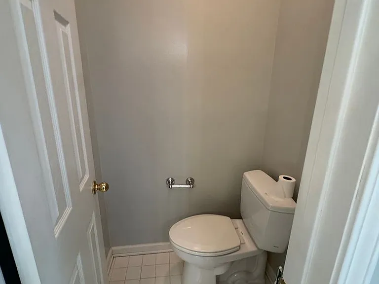 1450 Crenshaw Pl S — Photo 18