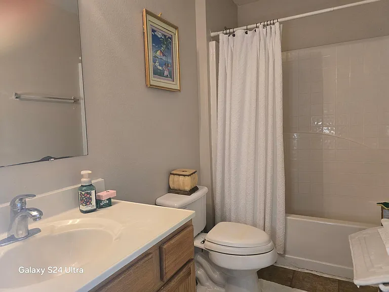 Riverhead Dr — Photo 2
