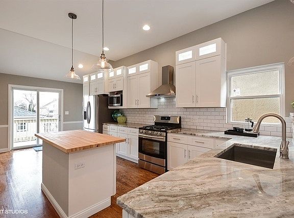 4th image of 3643 Elmwood Ave
