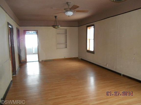 3rd image of 1207 S Washington Ave
