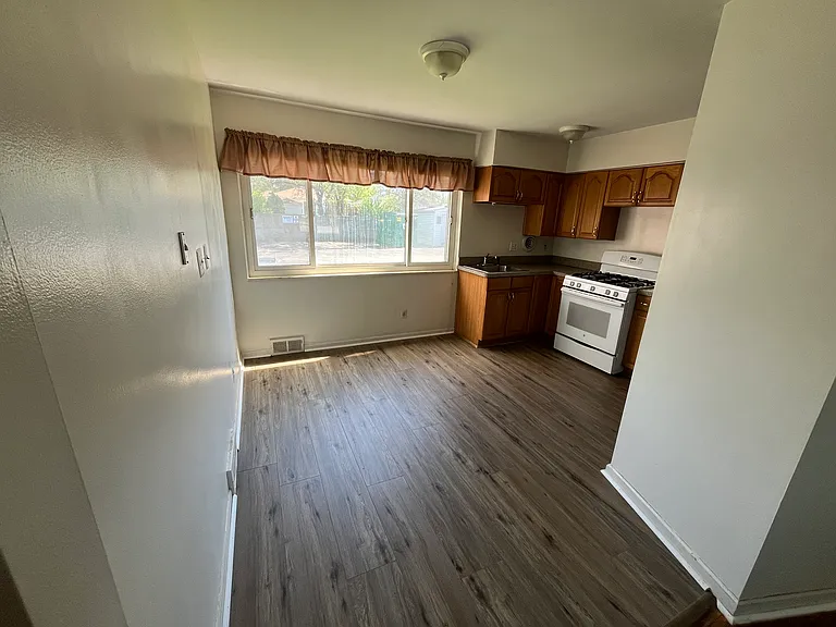 21700 E Eleven Mile Rd — Photo 7
