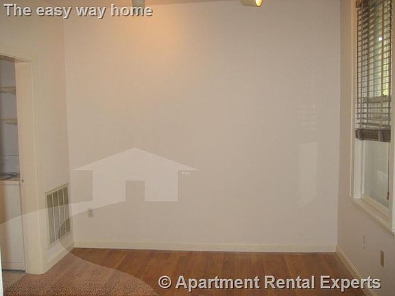 3rd image of 339 Broadway Ste 1