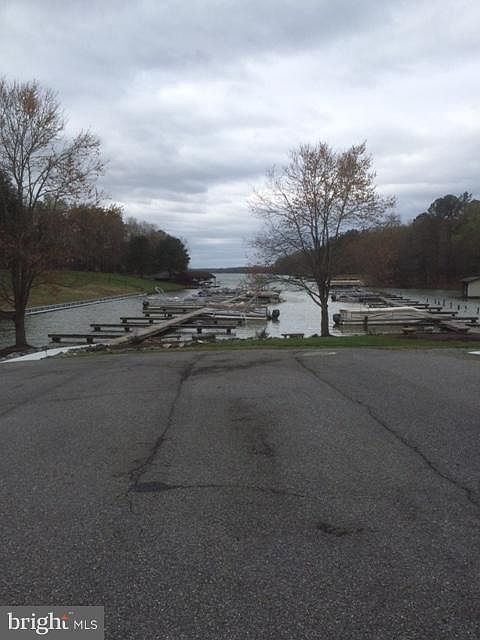 2nd image of 3401 Rockland Creek Rd