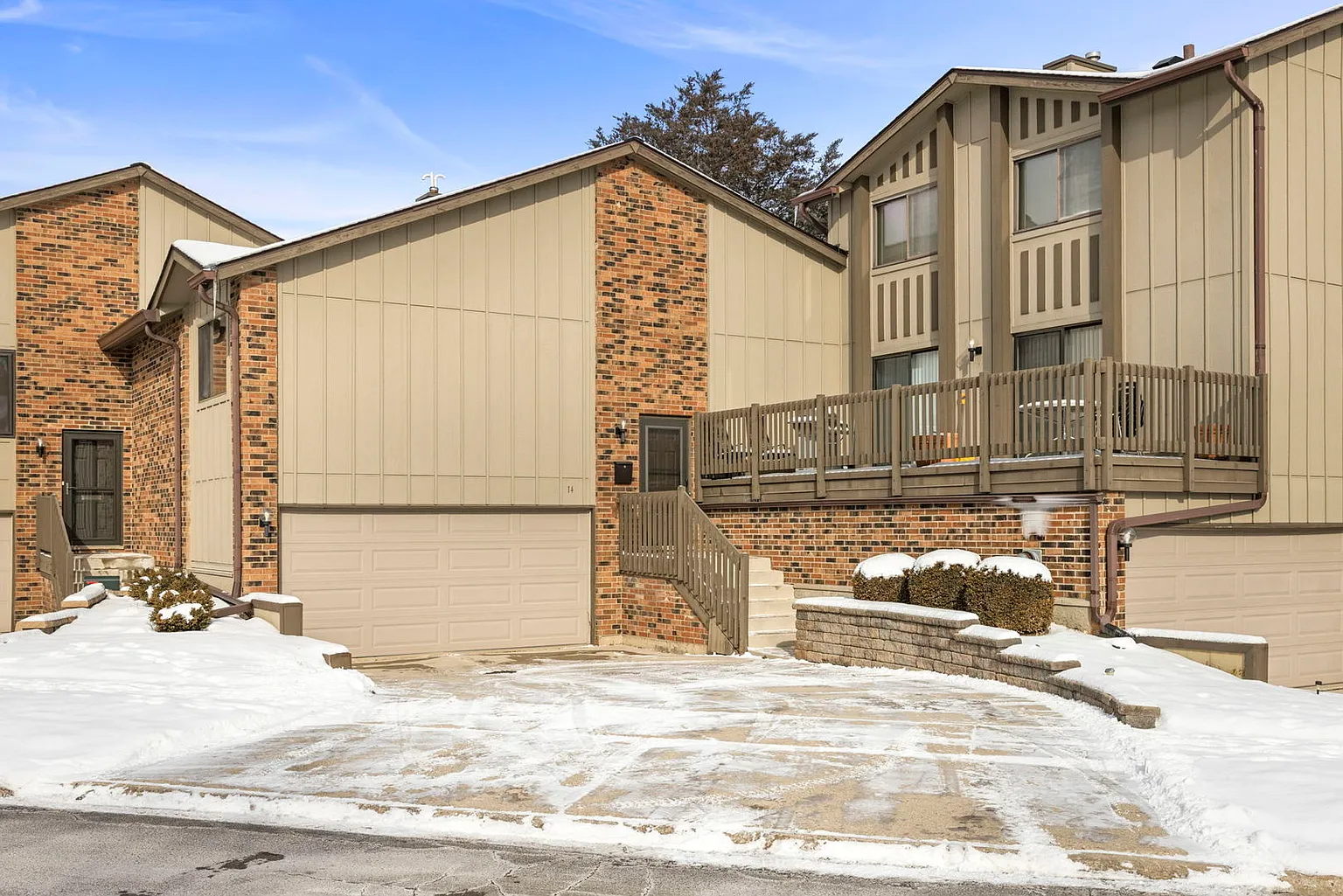 14 Clubside Dr photo 1