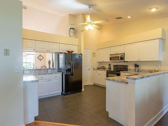 5th image of 14701 Green Valley Blvd