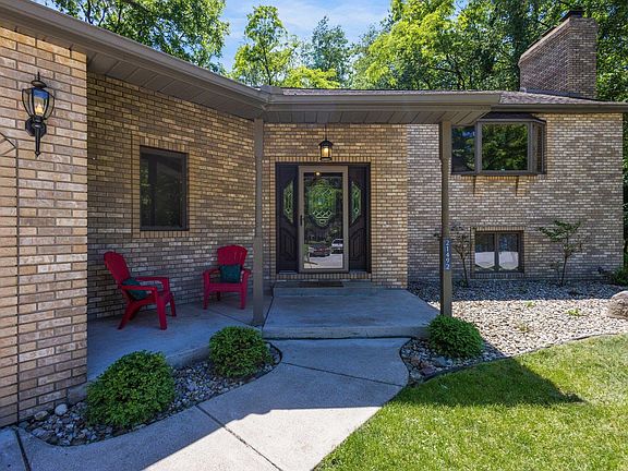 2nd image of 21492 Old Walnut Ct