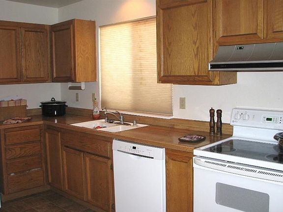 3rd image of 8259 Kilmer Cir