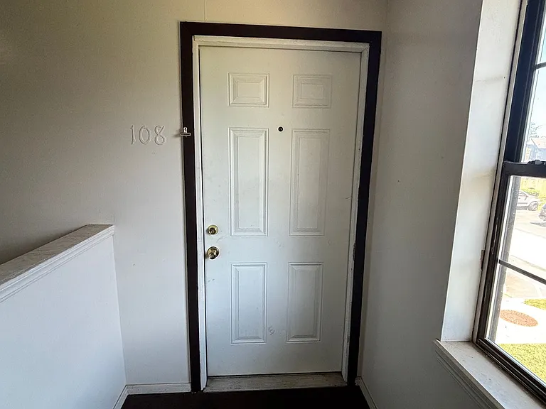 401 12th Ave SE #108 — Photo 1