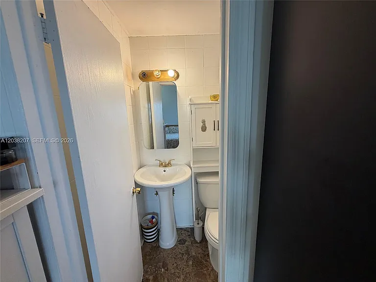 245 18th St #1102 — Photo 28