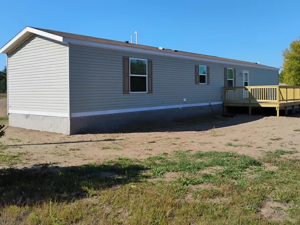 6235 Gonyer Rd SW, Fife Lake, MI 49633