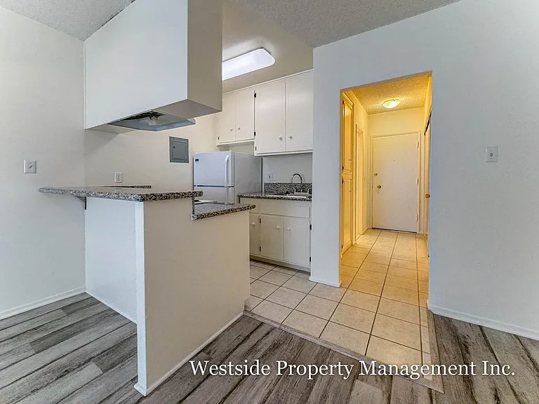 11360 Iowa Ave. — Photo 3