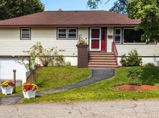 14 Circle Rd, Lowell, MA 01852