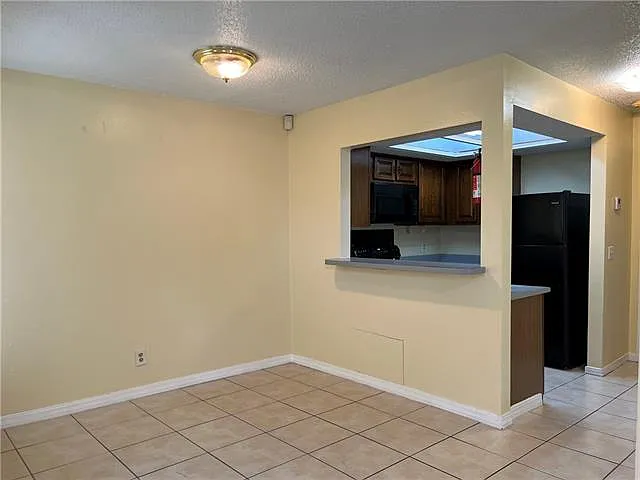 2 bed, 2.0 bath, 1300 sqft, $1,500 — Photo 4