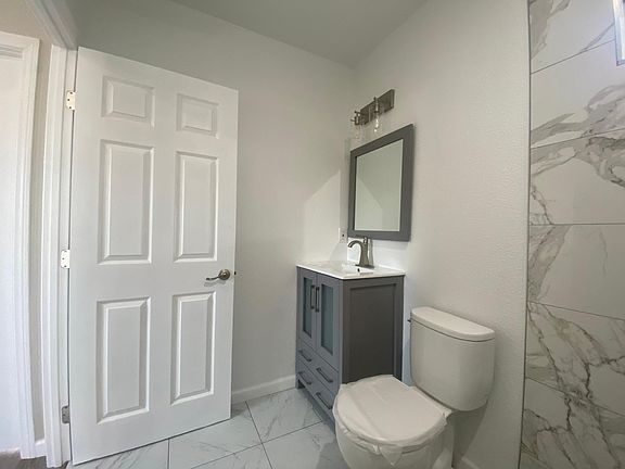 add'l bathroom photo