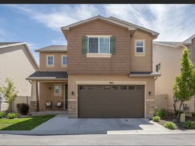 945 W Stonehaven Dr, North Salt Lake, UT, 84054