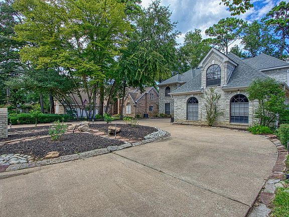 3rd image of 3130 Lake Island Dr