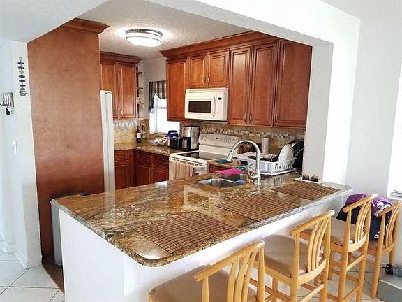 2nd image of 2940 SW 22nd Ave APT 701